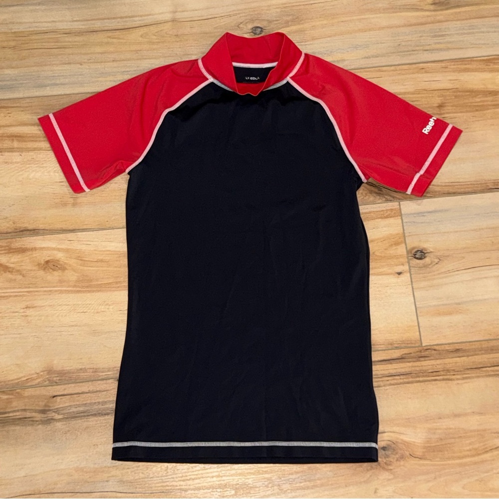 XL Reebok Kids Swim Rashguard in Red and Black Boys EUC Bathing Suit Top